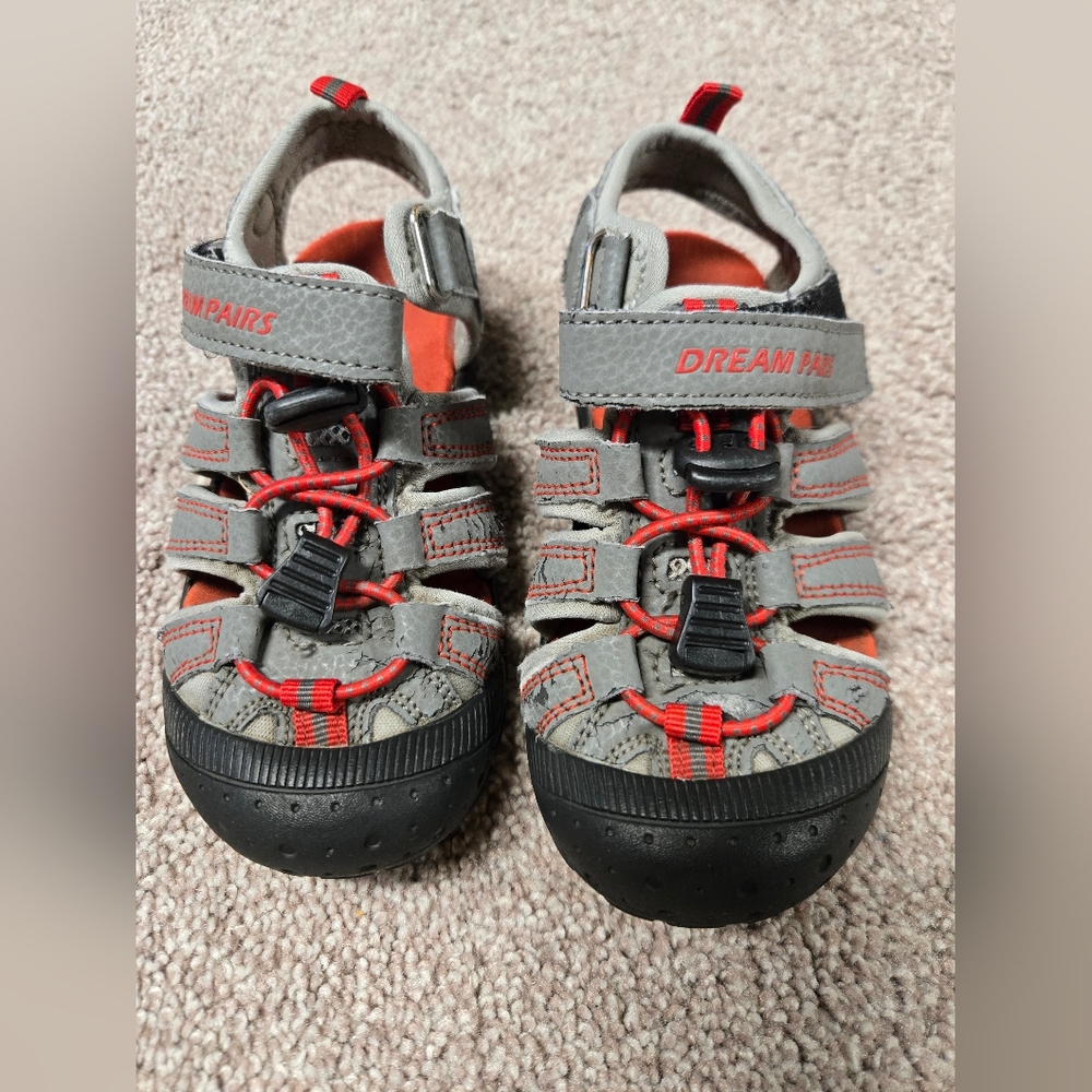 Dream Pairs Kids Sandals in Gray and Red T11